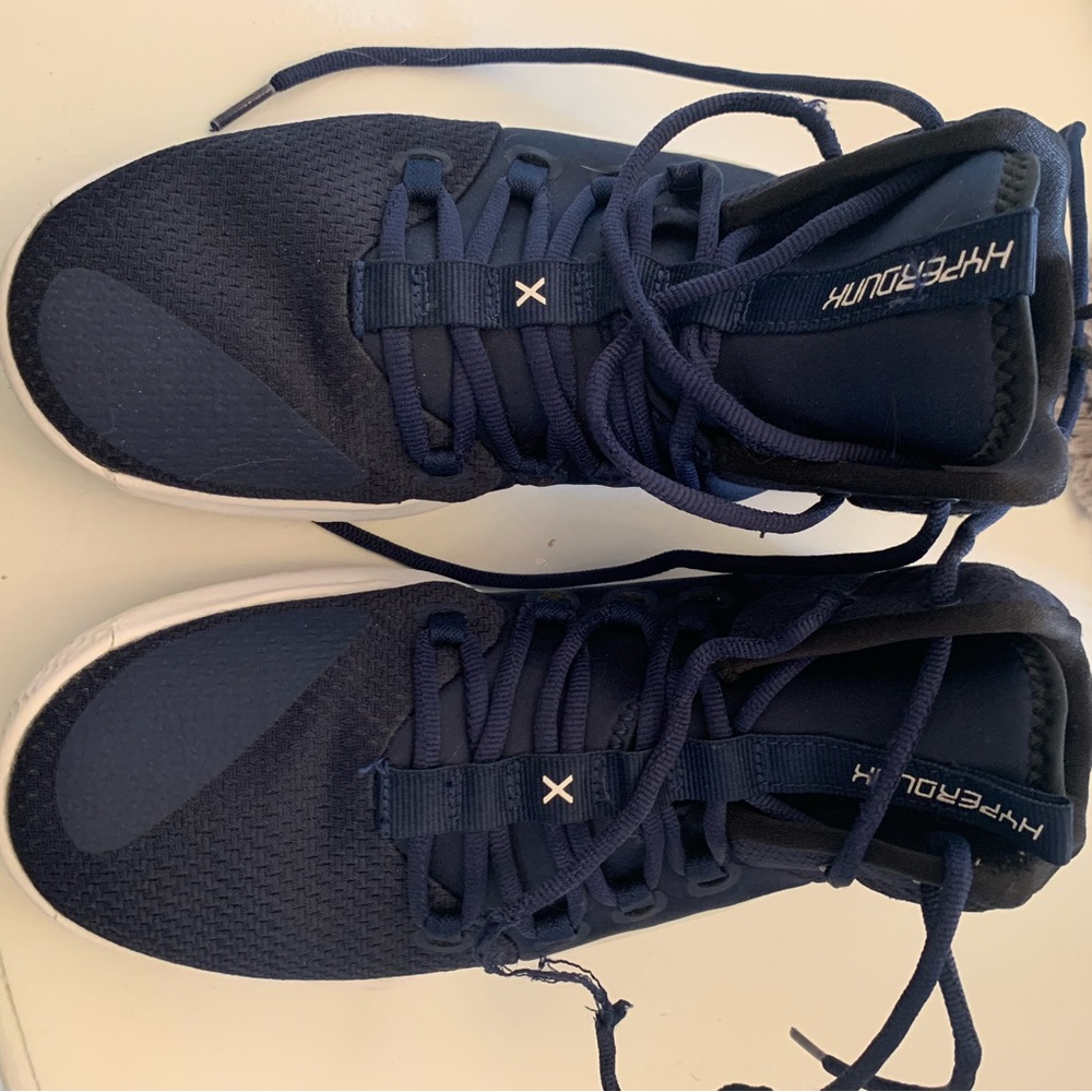 Women’s Nike basketball shoes hyperdunk. Size 7